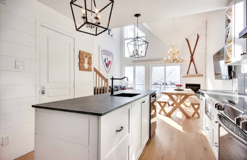 Bromont Apartment | Ski in/Ski out Directly on the ski slope