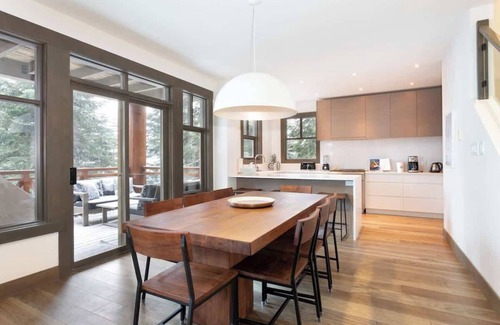 Nordic Estates House | Ski-in-Ski-Out Home, Private Hot Tub, Garage, View