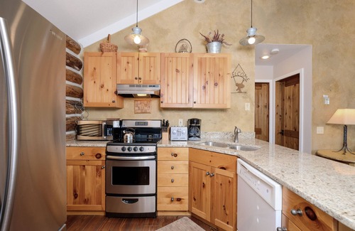 Big Sky House | Ski-in/Ski-out home w/private hot tub in Moonlight Basin - Cowboy Heaven Cabin - Wild West