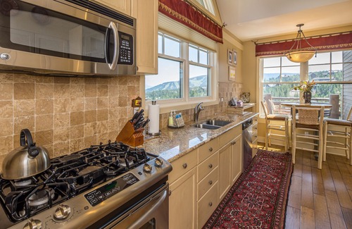 Saddle Ridge House | Ski-in/Ski-out home w/private hot tub in Moonlight Basin - Saddle Ridge - First Tracks Chalet