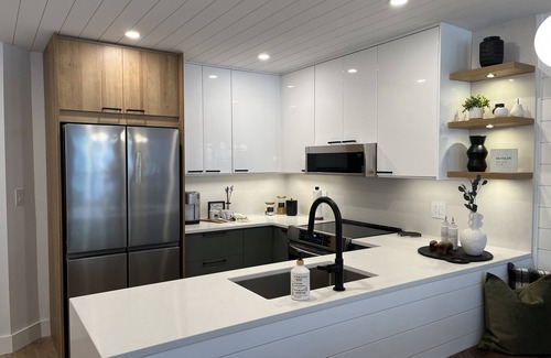 Big White Ski Resort Condo | Ski-in/Ski-out; Large, Luxury One Bed Condo
