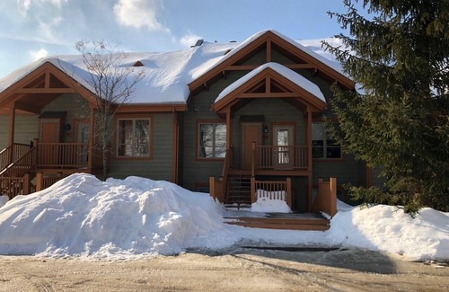 Piedmont Condo | SKI IN SKI OUT MONT OLYMPIA