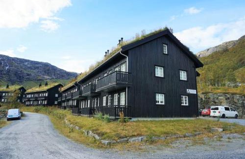 Roldal Apartment | Ski in ski out mountain apartment