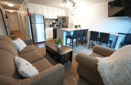 Snowshoe Condo | Ski-in/Ski-out Mtn. Lodge #157 - Sleeps 8