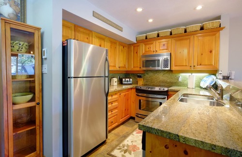 Upper Village House | Ski in/Ski Out - Private Hot Tub - 3 BR - Large deck - BBQ - Parking