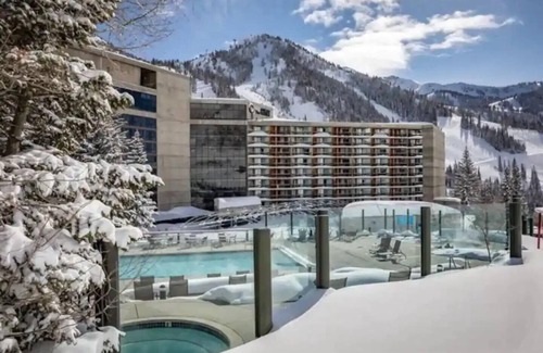 Salt Lake Mountain Resorts Condo | Ski-in Ski-out - The Cliff at Snowbird