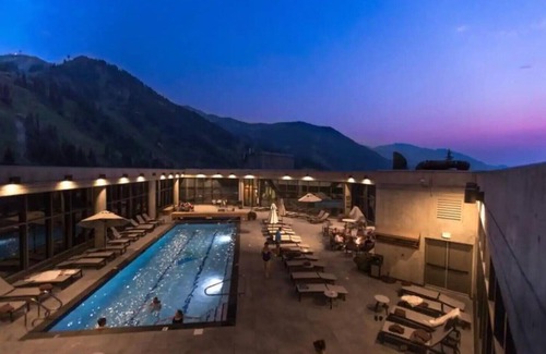 Salt Lake Mountain Resorts Condo | Ski-in Ski-out - The Cliff at Snowbird