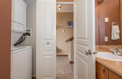 Silver Star Mountain House | Ski Inn
