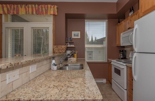 Silver Star Mountain House | Ski Inn