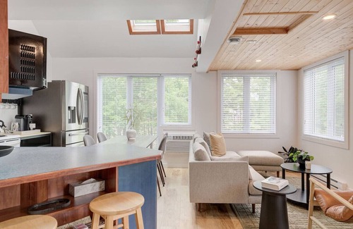 Mont-Tremblant Pedestrian Village Apartment | Ski'm On It Lodge - Pied de la montagne