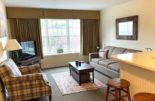 Hancock Apartment | Ski On Off 1BR Suite 1st Flr Sleeps 4 Jiminy Peak