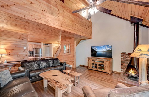 Village at Camelback House | Ski On/Off Camelback,Snowtubing,Pool,Waterparks,Paintball,Casino,Tennis,Zip-Line