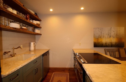 Purgatory Condo | Ski Purgatory 2 Miles from Rustic Renovated Condo with Mountain Views