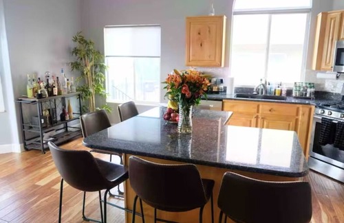 Draper House | Ski Retreat with Hot Tub & 360 Views of SLC from 5bd 4ba in Draper, 100% 5 Stars
