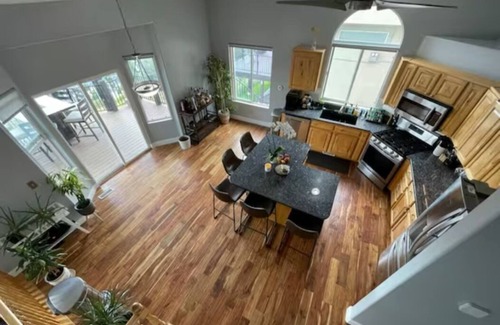 Draper House | Ski Retreat with Hot Tub & 360 Views of SLC from 5bd 4ba in Draper, 100% 5 Stars