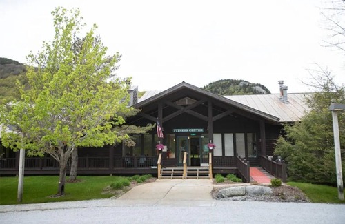 Killington House | Ski, RIde, Walk On/Off Condo On Pico at Killingtonn