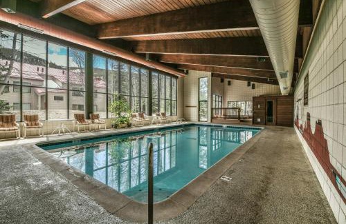 Mountain House House | Ski Run 302 by SummitCove Lodging