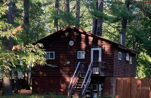 South Casco Cabin | Ski & Stay-25 min to Shawnee Peak Access to Big Sebago Fishing/Ice Fishing