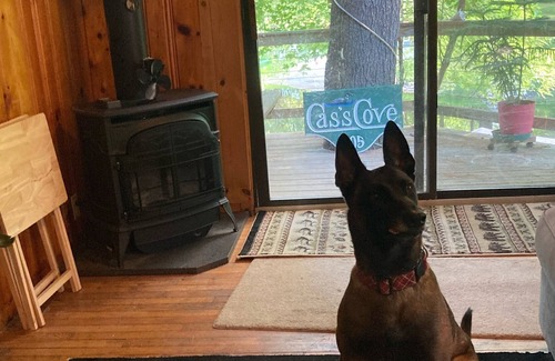 South Casco Cabin | Ski & Stay-25 min to Shawnee Peak Access to Big Sebago Fishing/Ice Fishing