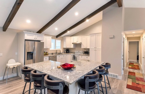 Murray House | Ski & Vacation Rental Close to All Resorts