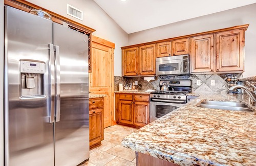 Bear Hollow Village Condo | Ski view condo with fast WiFi, private grill, easy ski access, pool, & hot tub