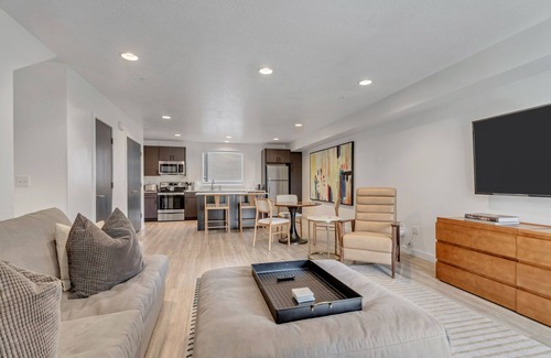 Downtown Salt Lake City House | Skier’s Dreamhome Downtown SLC 2BR/2.5BA +Garage