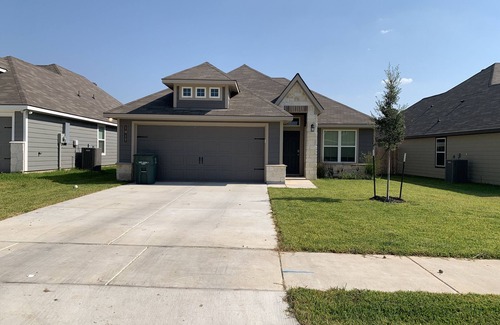 College Station House | Skip the gameday/graduation gridlock