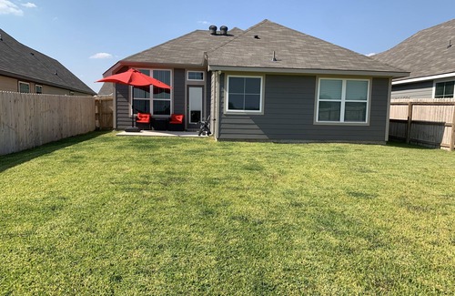 College Station House | Skip the gameday/graduation gridlock
