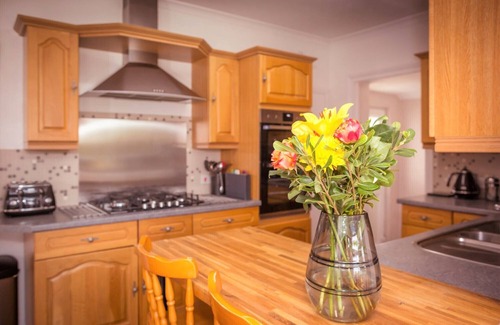 Pevensey House | Skip to the Beach - dog friendly family holiday home in Pevensey Bay