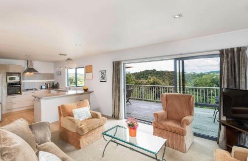 Opua House | Skipper's Haven - Opua Holiday Home