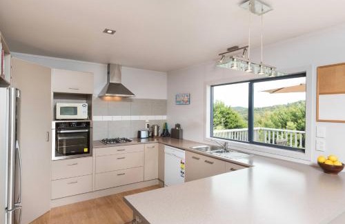 Opua House | Skipper's Haven - Opua Holiday Home