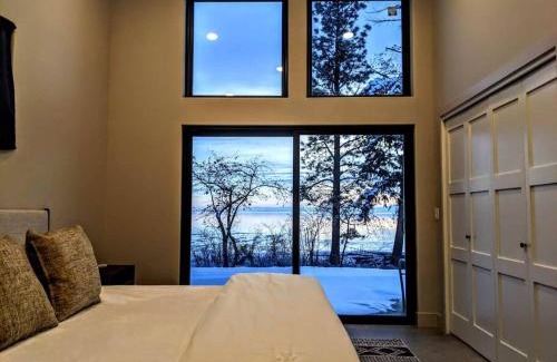 Woods Bay House | Skipping Stone Lake House