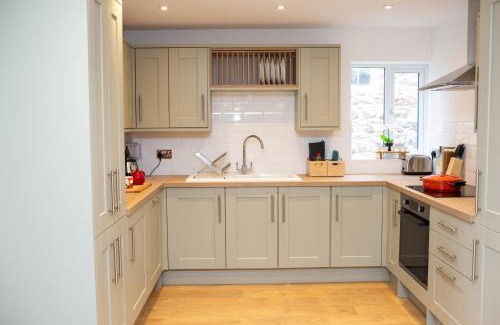 St Ishmaels House | Skokholm Cottage Sandy Haven