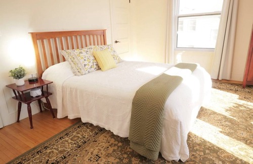 West End Hotel | Skolfield Inn | Parking | Self-check-in | Garden 1