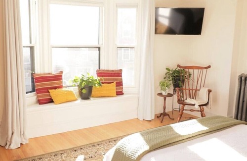 West End Hotel | Skolfield Inn | Parking | Self-check-in | Garden 1