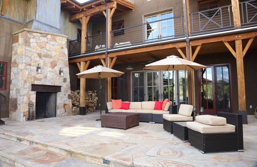 Missouri Heights House | Sky Door Ranch: 35 acres, 8,278 square feet, small infinity pool, and views!