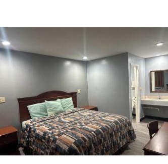 Crestline Heights Hotel | Sky Inn Hotel