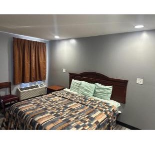 Crestline Heights Hotel | Sky Inn Hotel