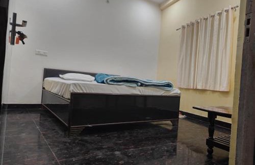 Varanasi House | Sky inn paying guest house