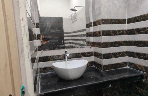 Varanasi House | Sky inn paying guest house