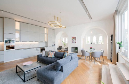 Terezvaros Apartment | Sky inn - With Big Terrace & Sauna