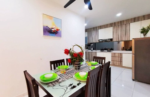 Bukit Indah Apartment | Sky Loft 6pax (WIFI) 13 @ JB City Homestay