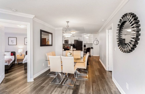 Fairview Condo | Sky Retreat | 2BR-2BA High Floor | 180° City View