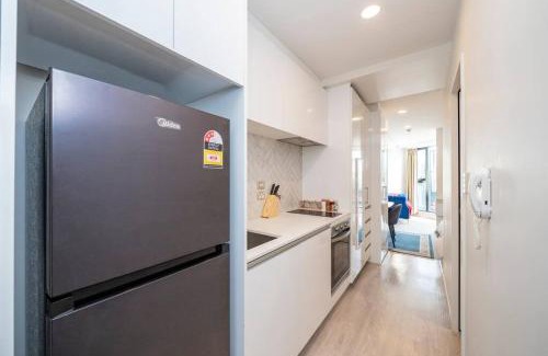 Auckland Central Business District Apartment | Sky Stars Cityscape Studio Bliss CBD Living