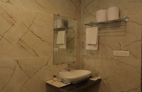 Sanpada Hotel | Sky suites by Monarch