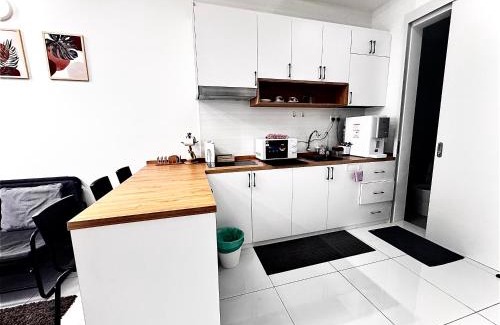Bukit Indah Apartment | Sky Trees Bukit Indah netflix and wifi