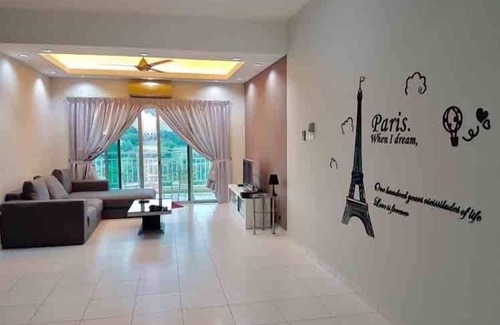 Bayan Baru Apartment | Sky Vacation Home near Spice Penang
