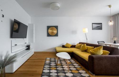 Aviatiei Apartment | Sky View - Golden Horizon