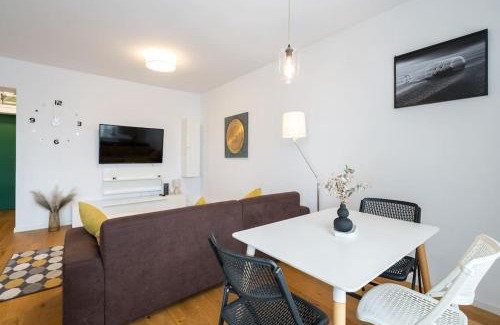 Aviatiei Apartment | Sky View - Golden Horizon