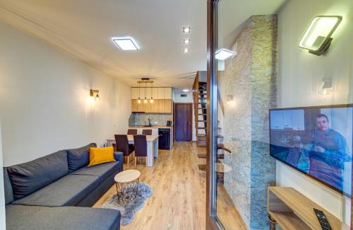 Smolyan Apartment | Skyday Penthouse Deluxe at Oak Residence